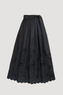 QUARINE Long Pleated Maxi Skirt – Noir