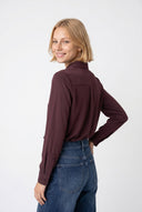 MONROE SATIN V-NECK BLOUSE – BORDEAUX