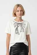 GAFFA BOW PRINT T-SHIRT – ECRU